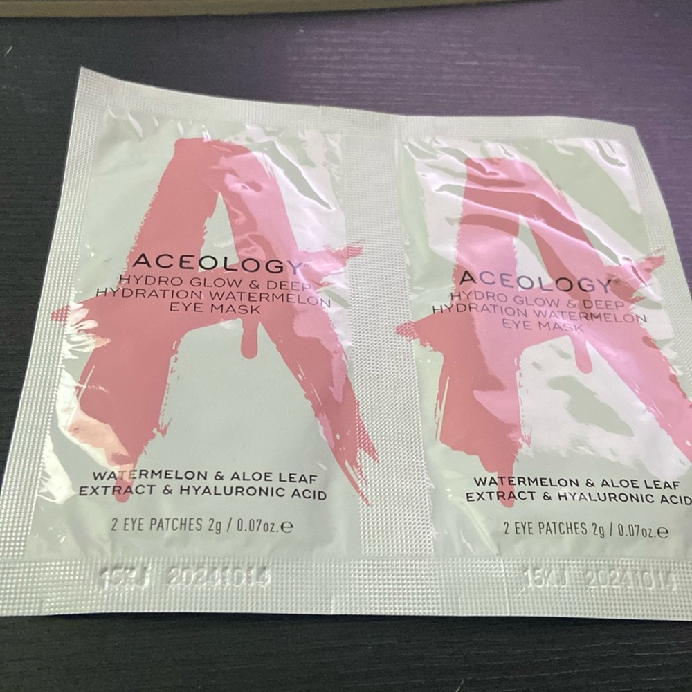 Aceology Hydro glow and deep hydration watermelon eye mask